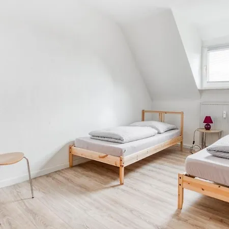 Gutmensch Oberhausen 4 Schlafzimmer Exterior photo