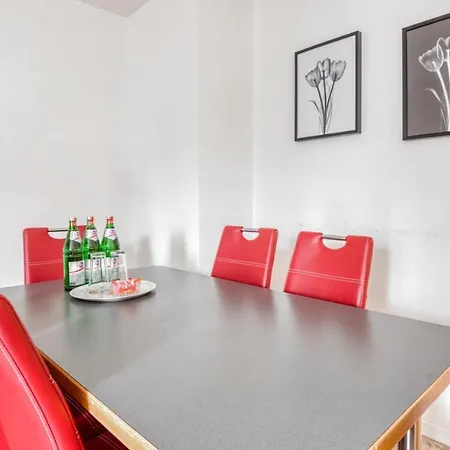 Gutmensch Oberhausen 4 Schlafzimmer Exterior photo